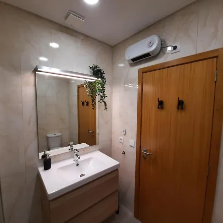 North Al - Bj808 Center Apartment